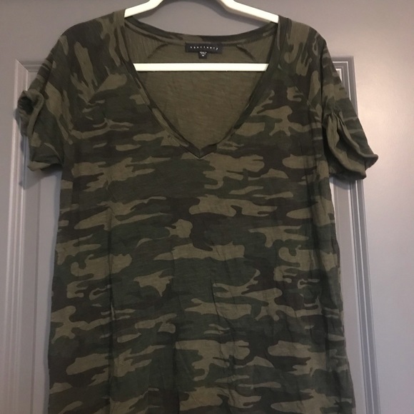 Sanctuary Camo-Print V-Neck Tee - Picture 5 of 5